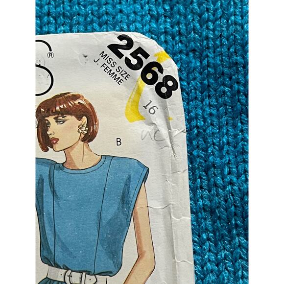 McCalls pattern 2568 midi dress fit and flare dolman sleeve Size 16 - Picture 2 of 9